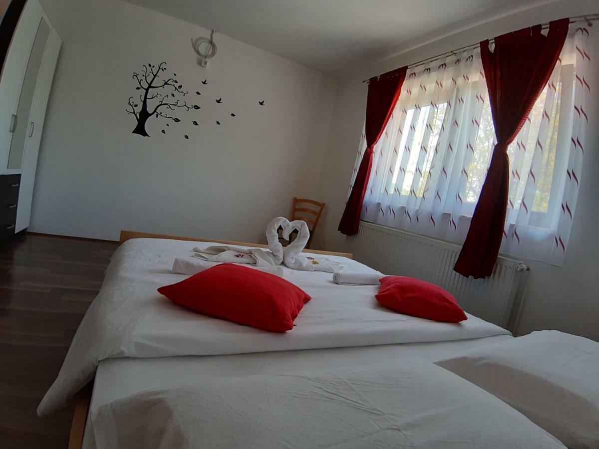 House Naomi Apartment Grabovac  Ngoại thất bức ảnh